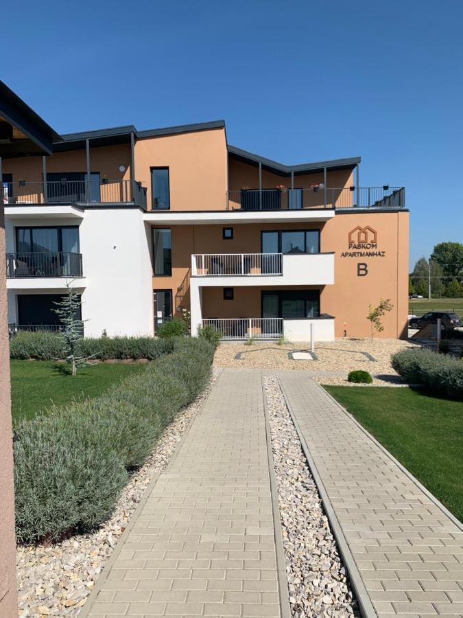 Paskom Apartmanhaz Nyergesujfalu 外观 照片